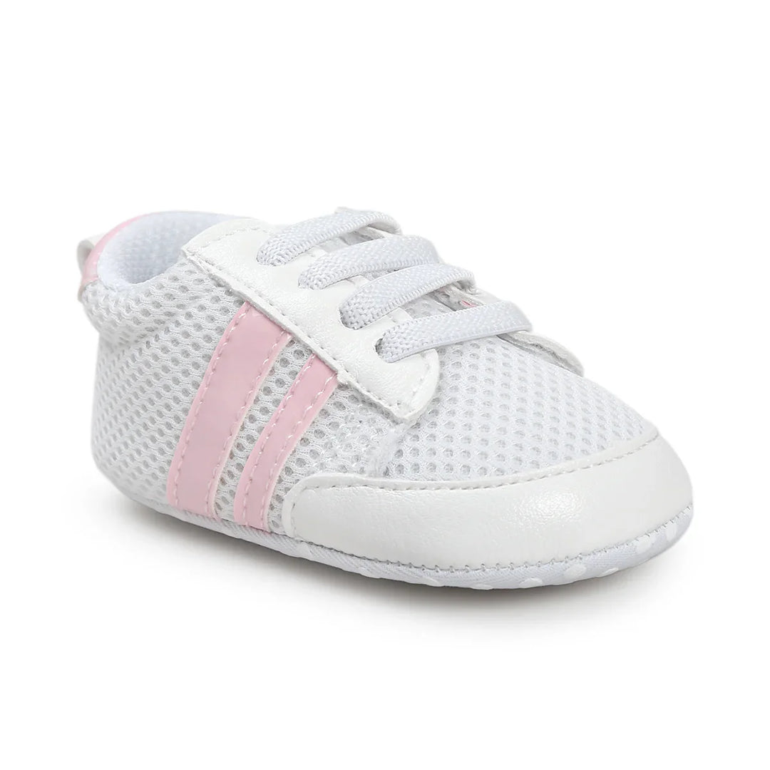 White baby sneaker with breathable mesh fabric and pink stripes, soft sole